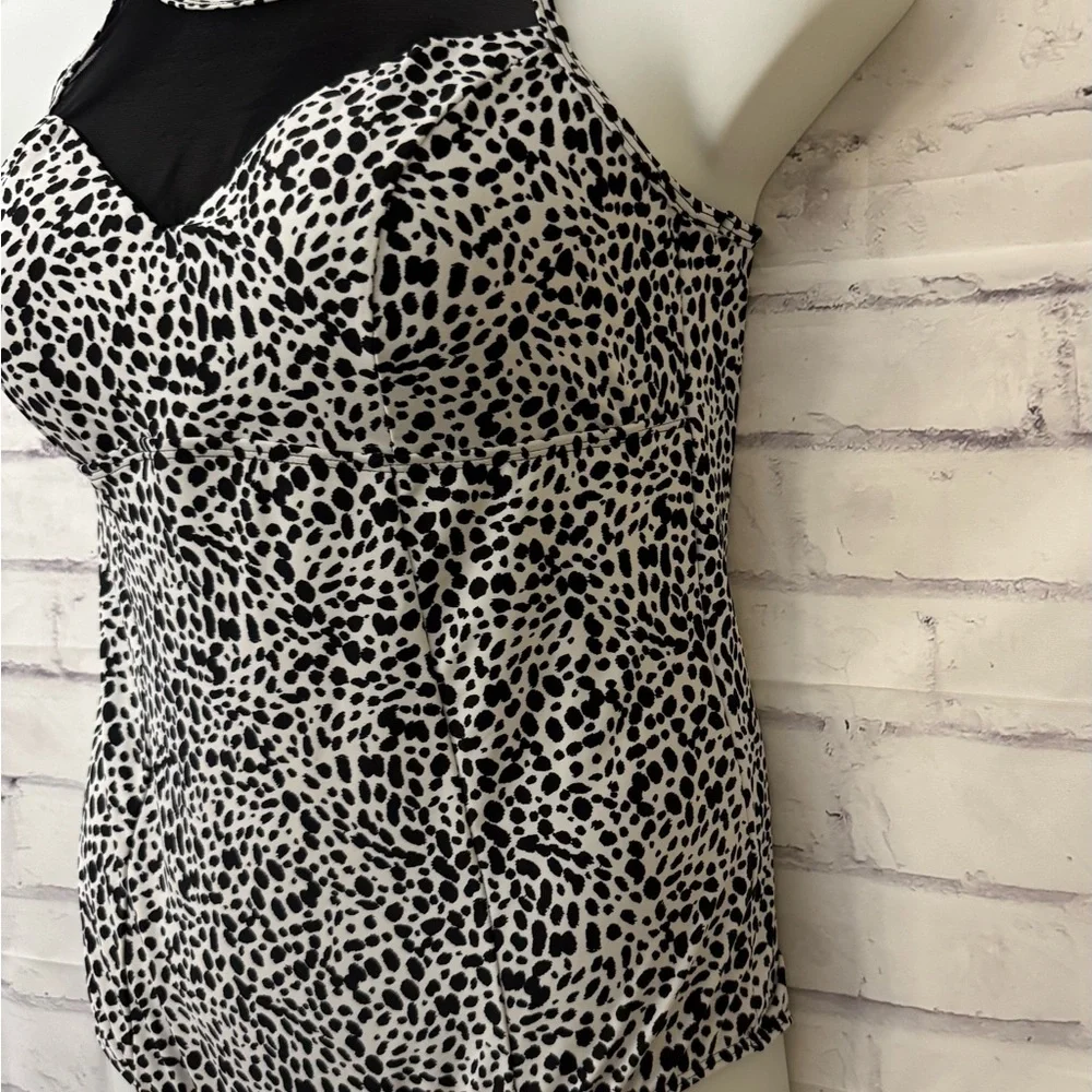 Torrid Size 1 Black White Mesh High Neck Wire Free One Piece Swimsuit Resortwear